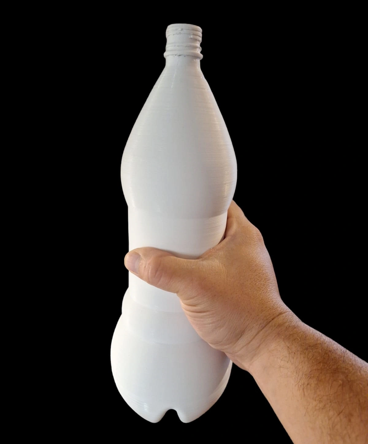 Esta imagen muestra una impresión 3d real, la cual cumple la función deMaqueta de botella 32cm de altura,creado por Portal Digital 3D en CABA.El diseño es proporcionado por el cliente o mismo un diseño personalizado.Servicio de impresión 3D en argentina